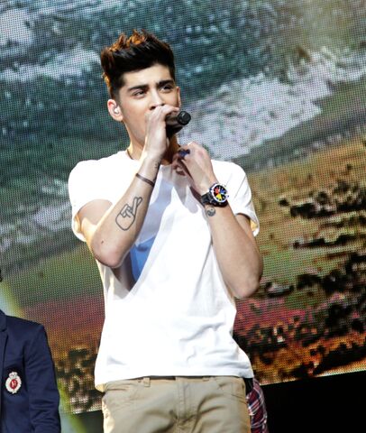 File:Zayn-malik-perrie-edwards.jpg