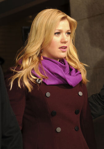 File:Kellyclarkson.jpg