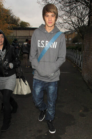 File:Liam+Payne+One+Direction+Outside+X+Factor+g1tqV9CM pFl.jpg