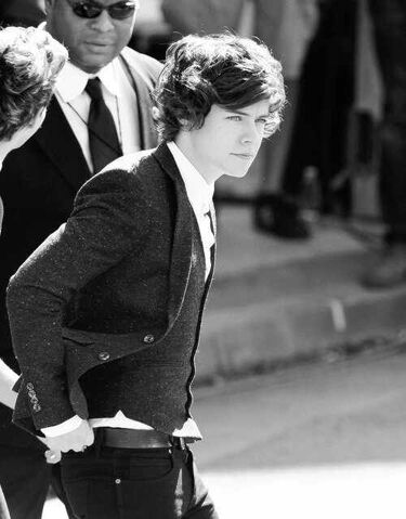 File:00-one direction-up all night-201p.jpg