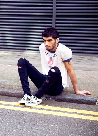 Datei:Zaynmmshoot.png