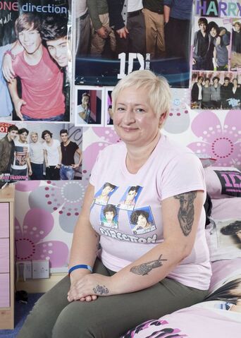 File:One-direction-super-fan-1379326621-custom-0.jpg