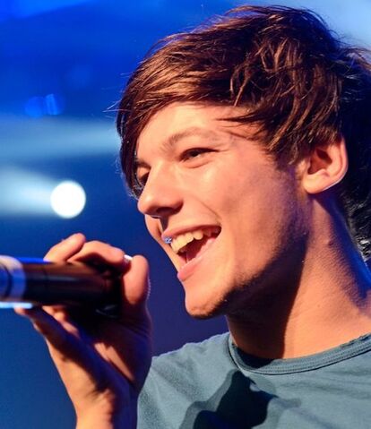 File:2-louis-tomlinson-photos 142201 large.jpg
