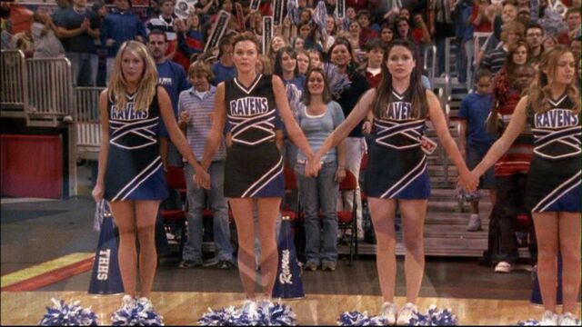 File:409 cheerleaders hold hands.jpg