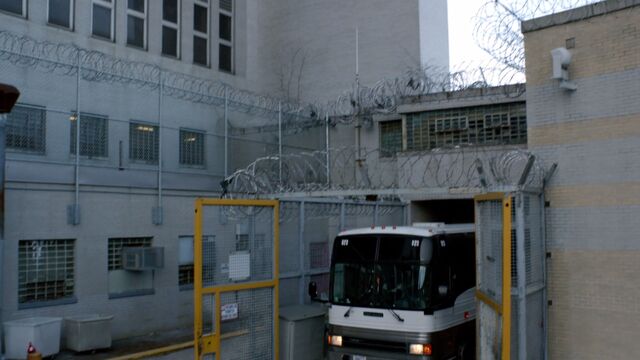 File:S2E1-34.jpg
