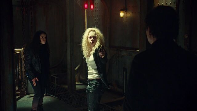 File:OrphanBlackS01E092185.jpg