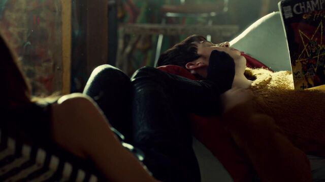 File:OrphanBlackS01E08-0705.jpg