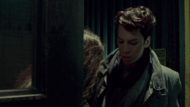 File:OrphanBlackS01E07-1930.jpg
