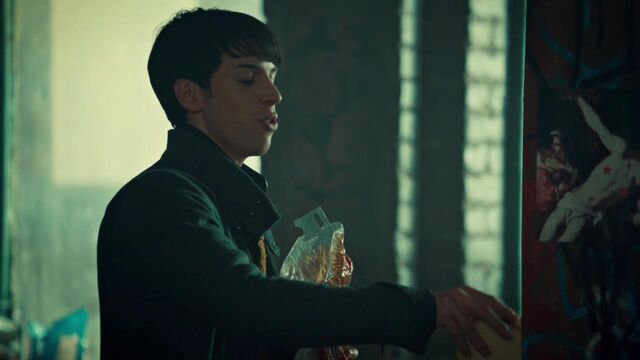 File:OrphanBlackS01E08-0174.jpg
