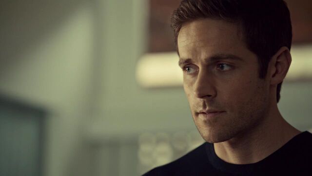 File:OrphanBlackS01E07-0823.jpg