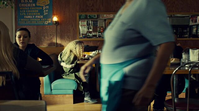 File:OrphanBlackS01E07-0996.jpg