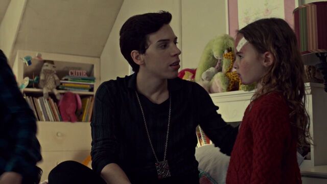File:OrphanBlackS01E10 1454.jpg