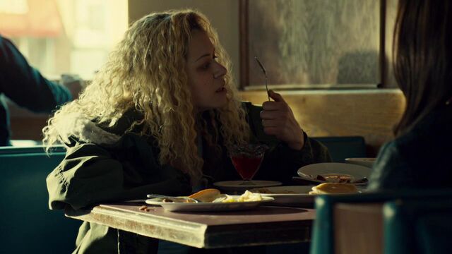 File:OrphanBlackS01E07-0876.jpg