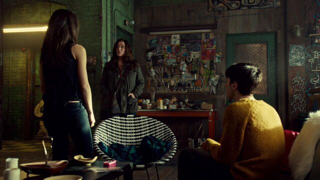 File:OrphanBlackS01E08-0735.jpg