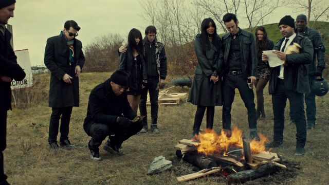 File:S01E01-10.jpg