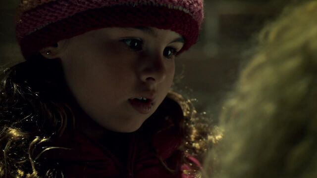 File:OrphanBlackS01E08-2475.jpg