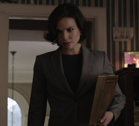 File:1x01 Regina.jpg