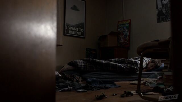 Archivo:Kyle descanzando en su hogar.jpg