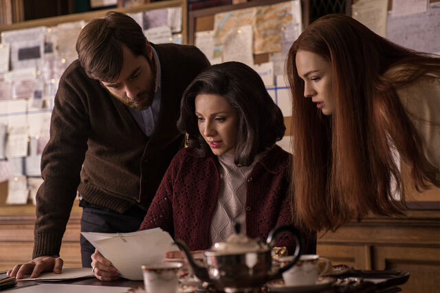 File:S3-Roger-Claire-Brianna.jpg