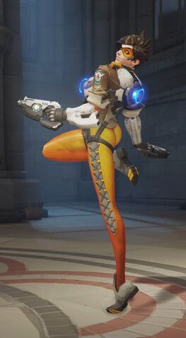 File:Tracer Over the Shoulder.jpg