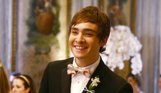 File:Kinopoisk.ru-Gossip-Girl-1950428.jpg