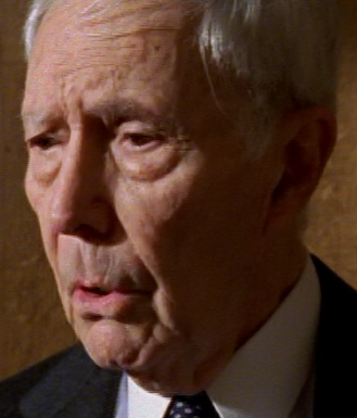 Arquivo:Sr Hoyt.png