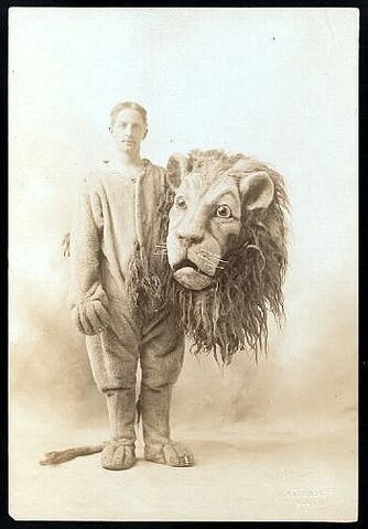 File:ArhurHillLion1.jpg