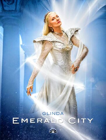File:Rs 634x838-160715115813-634.glinda-emerald-city.ch.071516.jpg