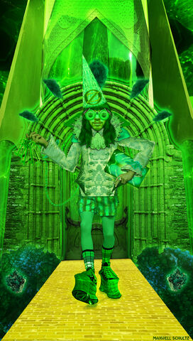 File:WIKIABigBoyGuardianOfTheEmeraldCityGate.jpg