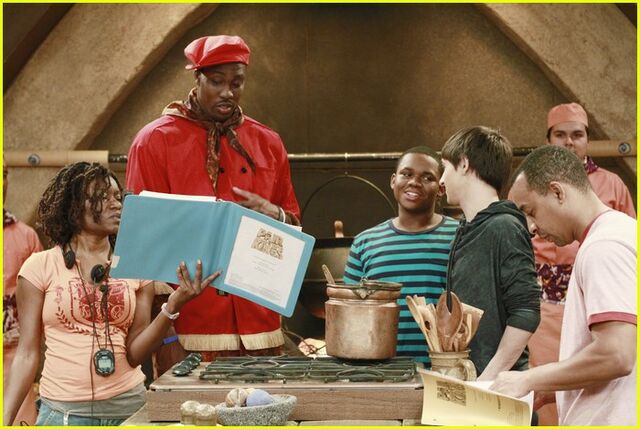 File:Dwight-howard-pair-kings-chef-12.jpg