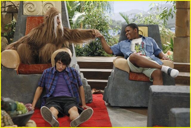 File:Mitchel-musso-wild-things-kelsey-chow-teen-vogue-16.jpg