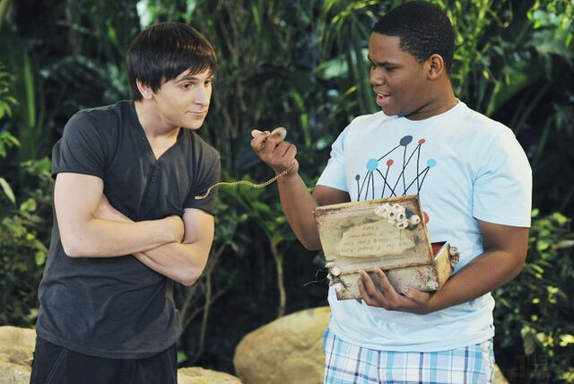 File:Mitchel-musso-kelsey-chow-do-over-09.jpg