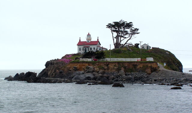File:Battery Point Lighthouse.jpg