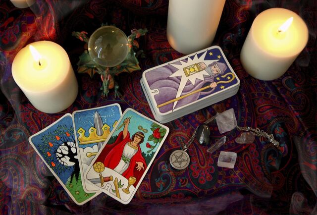 File:Psychic-reading-3.jpg