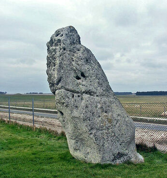 563px-Heelstone