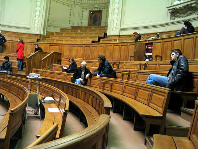 File:Grand Ecole-Lecture.jpg