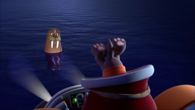File:PAW Patrol - Wally the Walrus and Zuma - Christmas 2.jpg