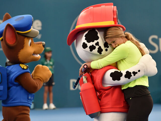 File:Nickelodeon-Suncorp-Kids-Tennis-Day-2016-Brisbane-International-Tennis-Tournament-Victoria-Azarenka-PAW-Patrol-Nick.jpg