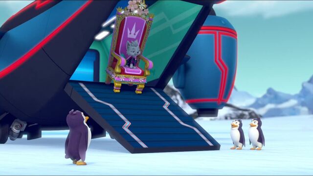 File:Royal Throne 69.jpg