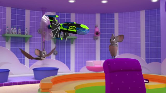 File:Party Bats 18.jpg