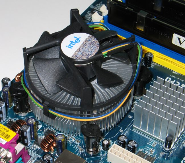 Installing a CPU cooler | PC Hardware Wiki | Fandom powered by Wikia