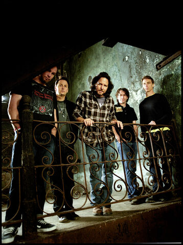 File:Pearljam 550 B.jpg
