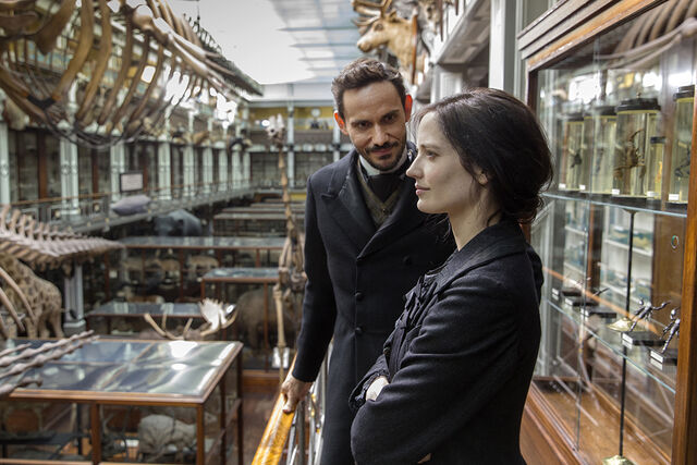 File:Penny-dreadful-sweet&Vanessa-at-museum-02.jpg