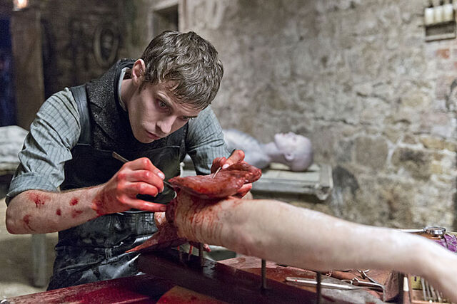 File:Penny-dreadful-harry-treadaway-6.jpg