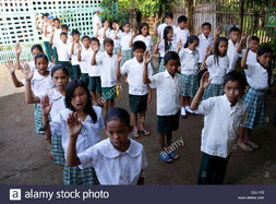 Pupils-recite-panatang-makabayan-an-oath-of-allegiance-to-the-country-G3JFX3