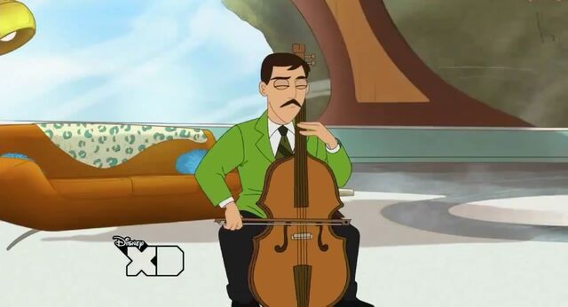 File:Cello player.jpg