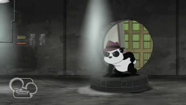 File:PeterArrivingToTheRescue.jpg