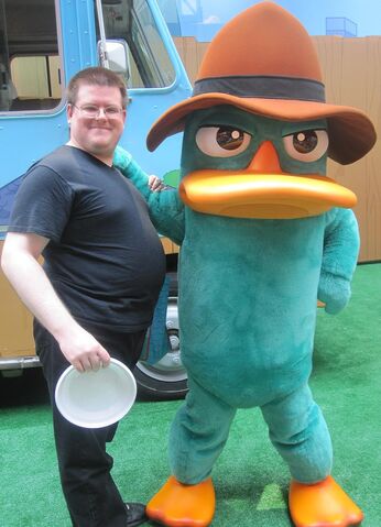 File:Mobo85 with Agent P.jpg