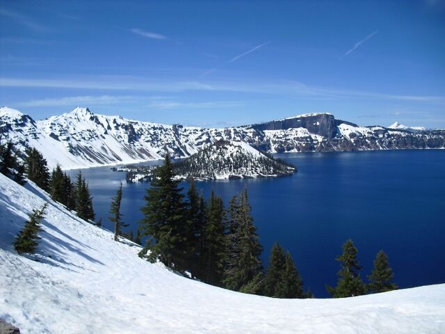 File:Wizard Island, Crater Lake.jpg