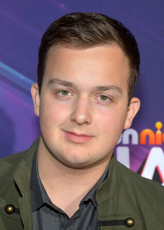 File:Noah Munck 2014.jpg